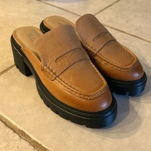 Brand new tan loafers from Free People